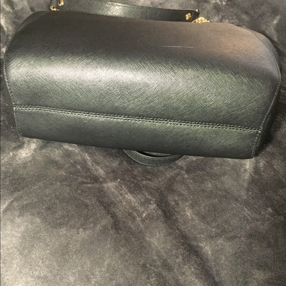 Michael Kors Handbag - Picture 5 of 8